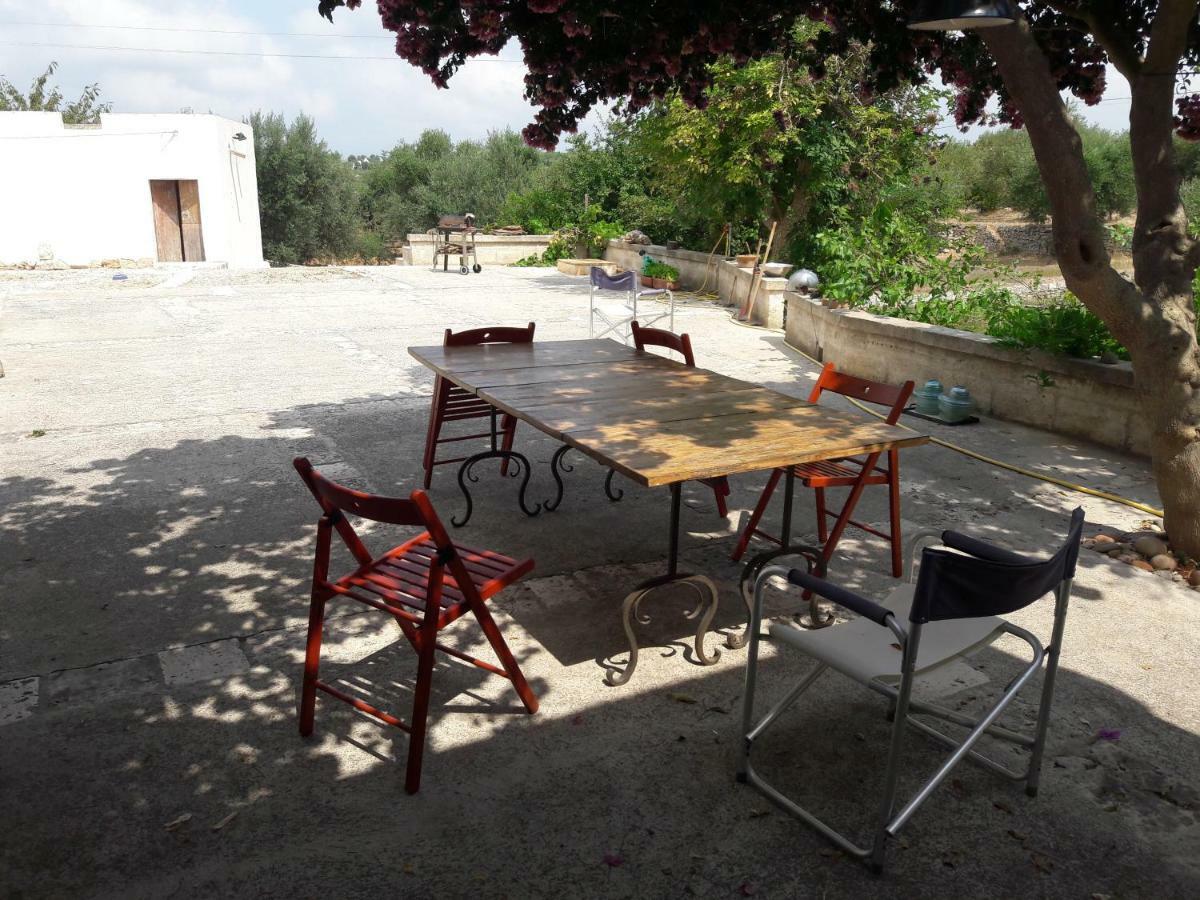 Fra Il Glicine E Il Sambuco Villa Monopoli Luaran gambar