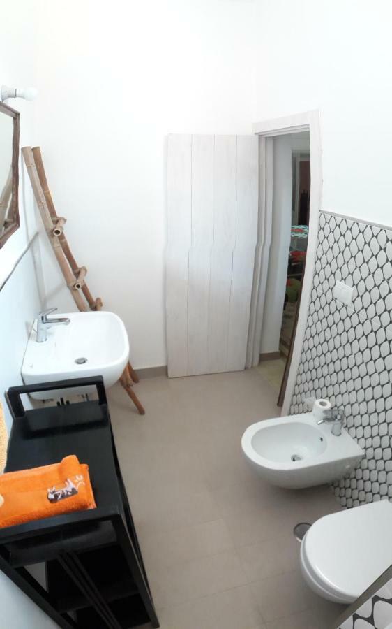 Fra Il Glicine E Il Sambuco Villa Monopoli Luaran gambar