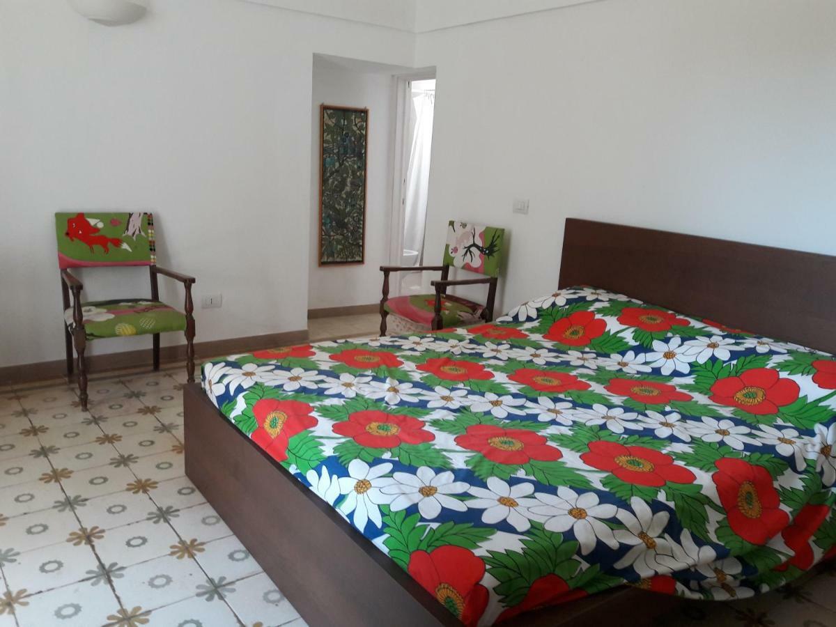Fra Il Glicine E Il Sambuco Villa Monopoli Luaran gambar