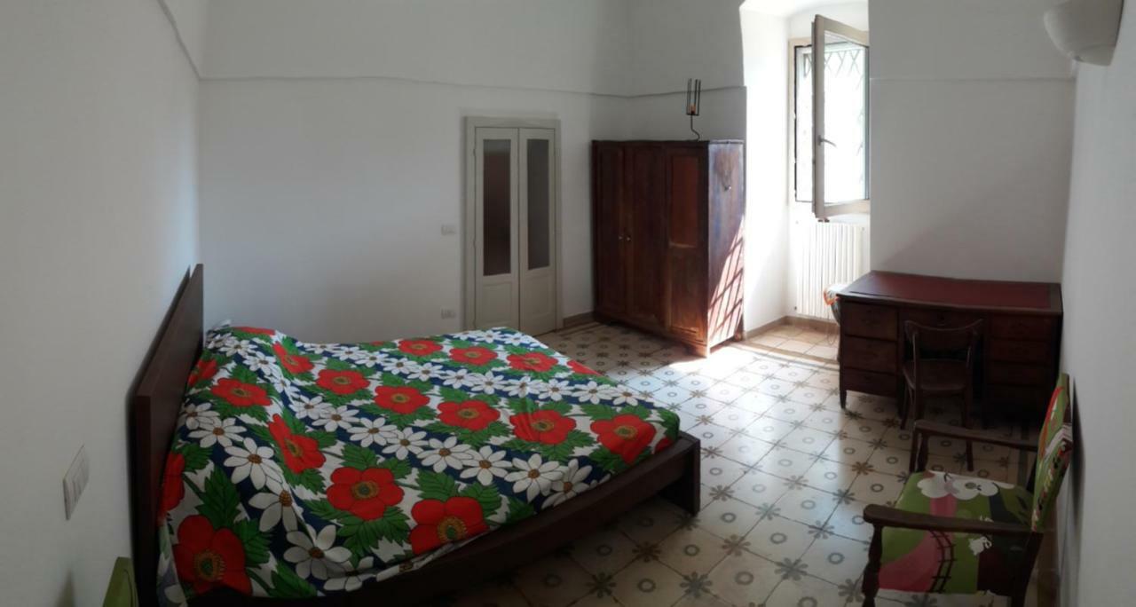 Fra Il Glicine E Il Sambuco Villa Monopoli Luaran gambar